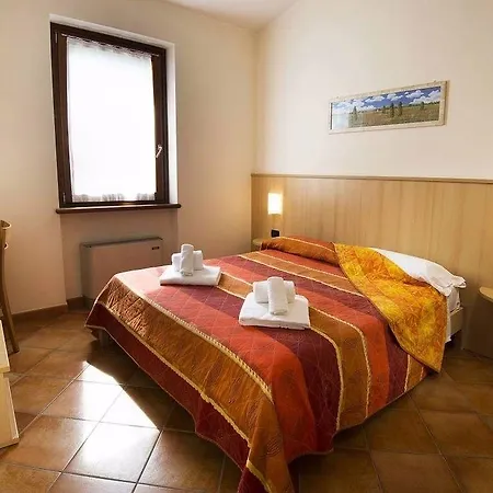 Corte Camaldoli Aparthotel Garda (Verona)
