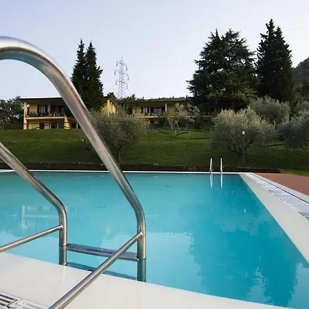 Corte Camaldoli 3* Garda (Verona)